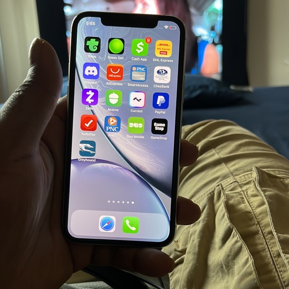 iPhone 11 Pro - Picture 4 of 4